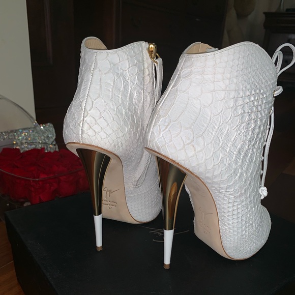 Lace-Up Python Print Giuseppe Zanotti Bootie ♥️ - Picture 2 of 8